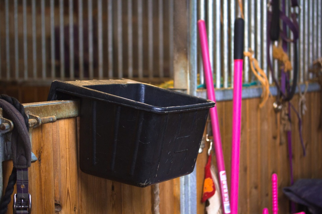 [A1.] Red  Gorilla - Tyre Rubber Manger & Troughs - Hanging Portable Image 