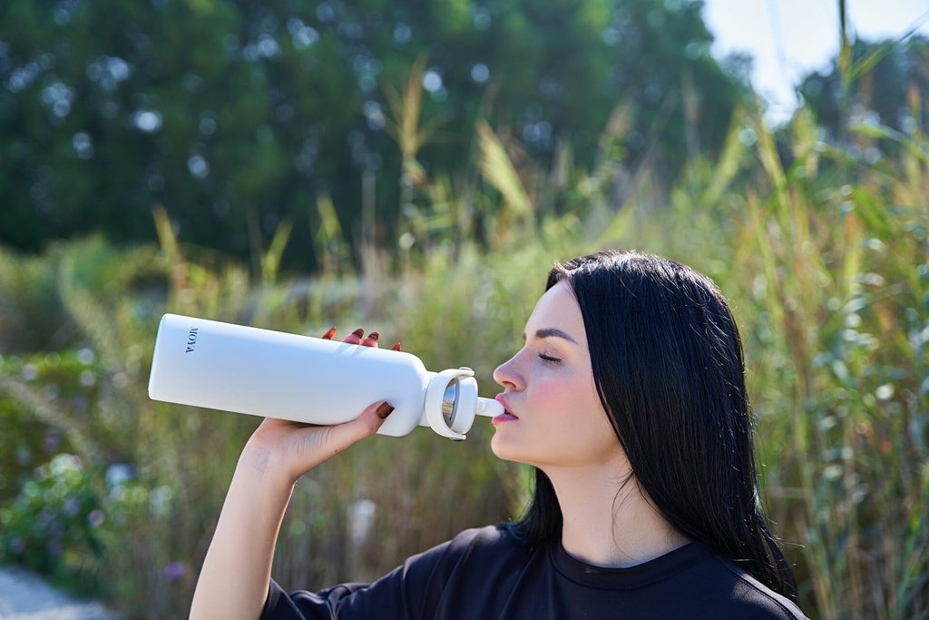 [DB03004A] Moya "Black Sea"  700ml Insulated Sustainable Water Bottle White Image 