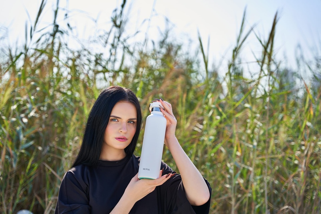 [DB03004A] Moya "Black Sea"  700ml Insulated Sustainable Water Bottle White Image 